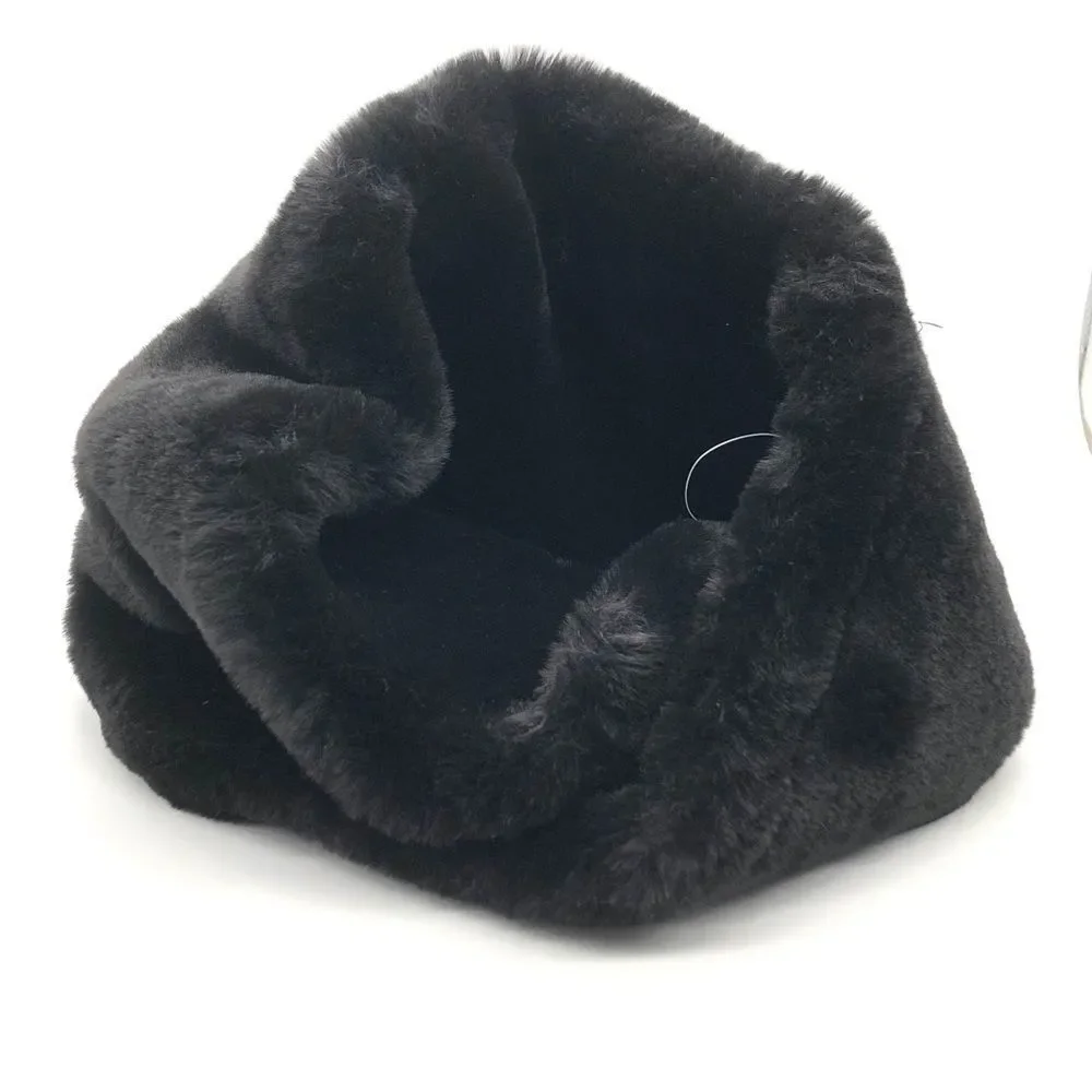 Akira Avondale Furry Collar scarf NWOT